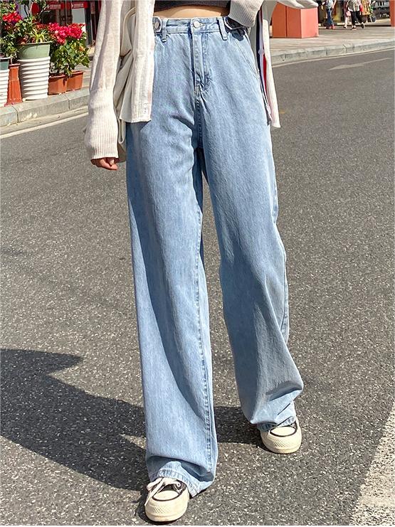 High-waisted baggy boyfriend jeans