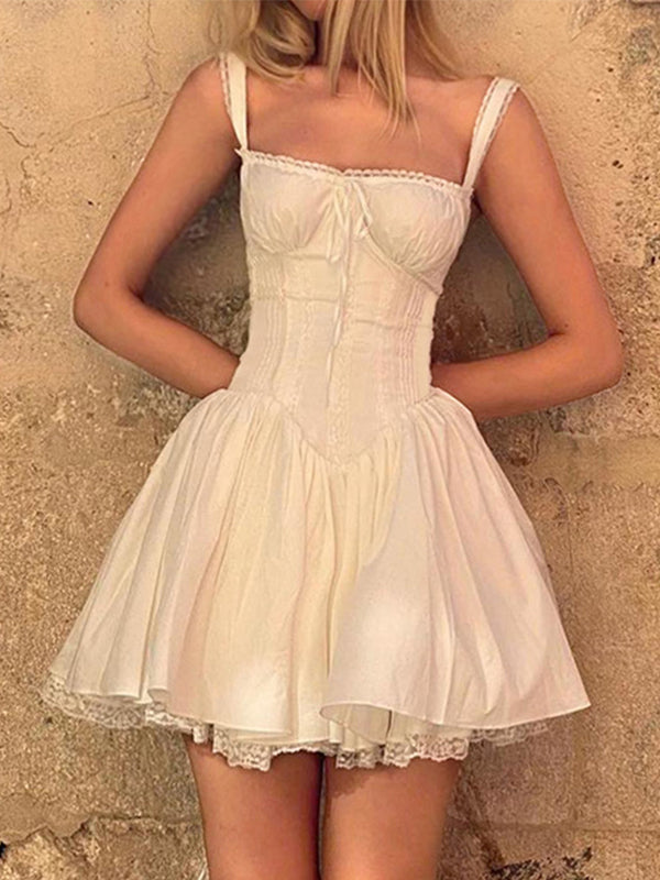 Vestido plisado con paneles de encaje francés blanco dulce