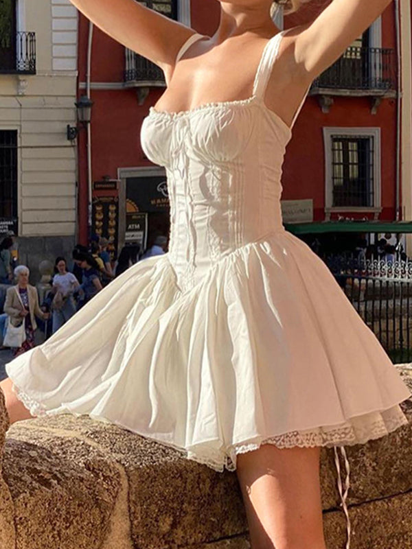 Vestido plisado con paneles de encaje francés blanco dulce