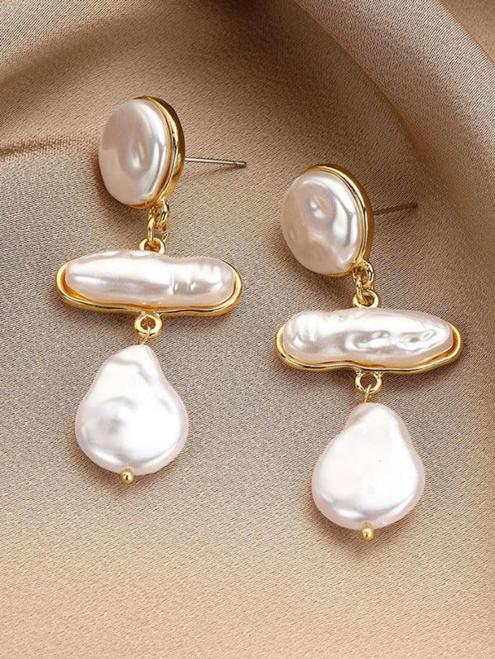 White Vintage Baroque Irregular Faux Pearl Linked Earring