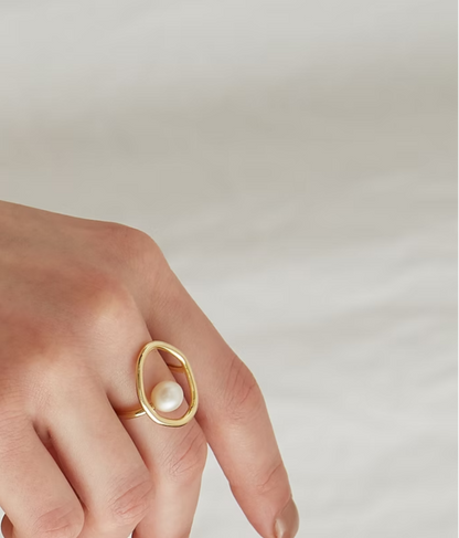 Minimalist Oval Ring | with Pearl