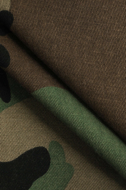 CAMO retro destruyó los pantalones cortos de carga atados