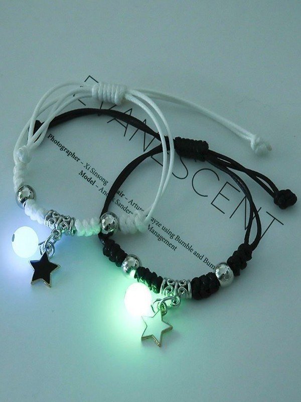 Pulsera luminosa con dije de estrella Y2K en blanco y negro de 2 piezas