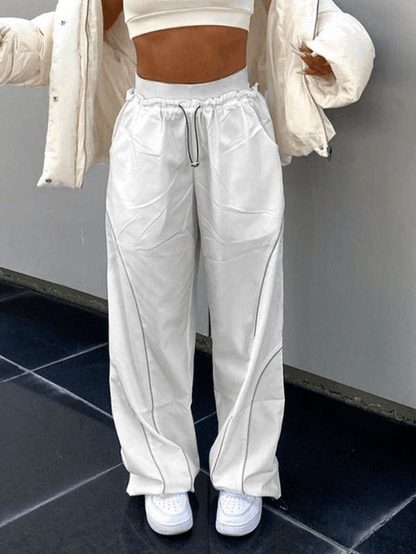 Pantalones de pierna recta con detalle de pinzas estilo hip hop en color blanco