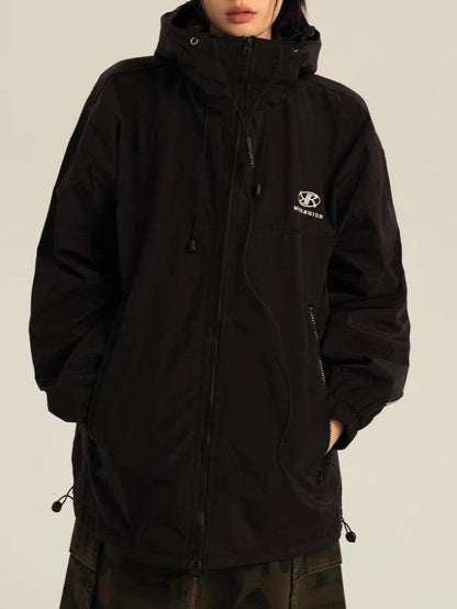 Chaqueta al aire libre impermeable retro negro retro de gran tamaño con capucha